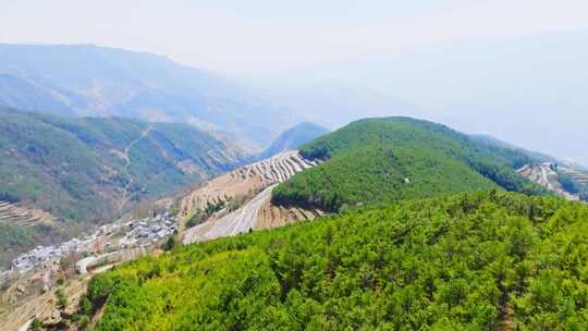 云南东川区阿旺镇干旱缺水的高山贫困村航拍