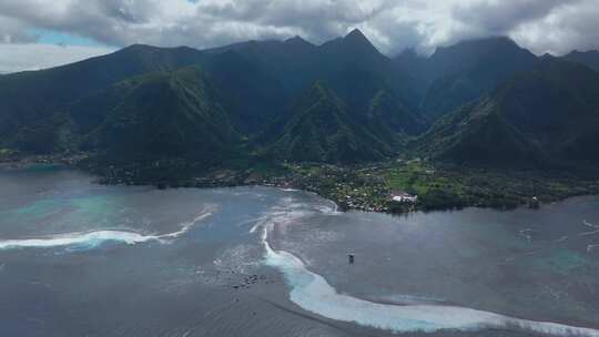 沿海Teahupoo大溪地无人机视图透视