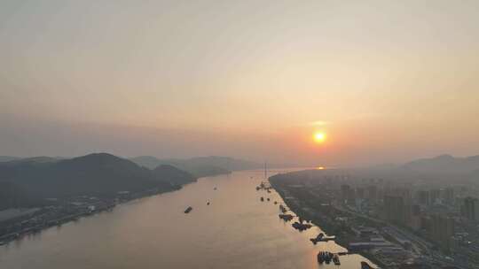 长江日落风光航拍武穴江边风景河流黄昏夕阳