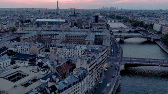 城市航拍法国巴黎塞纳河埃菲尔铁塔古典建筑