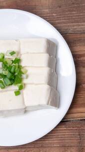 传统食品豆腐块食材配菜4k平移镜头