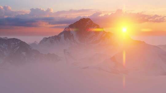 大气雪山 日照金山