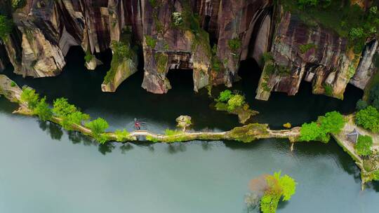 绍兴东湖风光