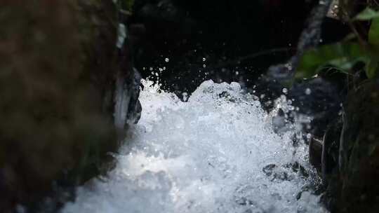 J浙江温州苍南碗窑湍急的水流4k实拍视频