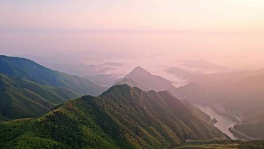 湖州安吉天荒坪风景区青山云海夕阳航拍