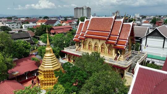 航拍泰国清迈古城帕辛寺庙城市风光