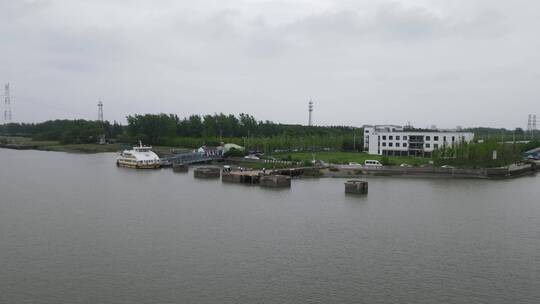 上海黄浦江轮渡渡口4K航拍视频素材模板下载