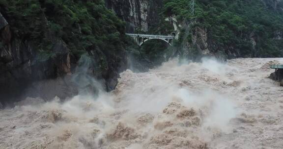 虎跳峡 汹涌澎湃 大美河山