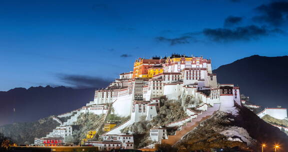 西藏拉萨布达拉宫夜色延时摄影视频