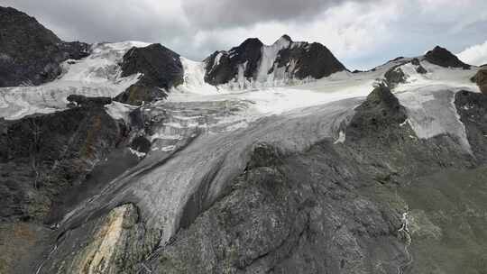 航拍川西格聂山区阿萨贡格雪山冰川风光