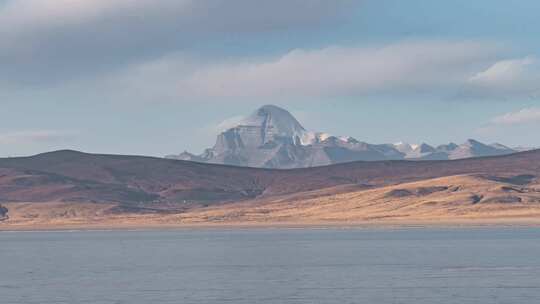 西藏阿里地区冈仁波齐神山圣洁雪山延时