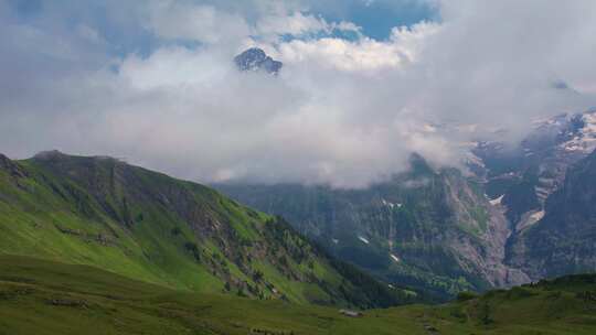 电影无人机飞越格林德沃德山谷旅游度假区的