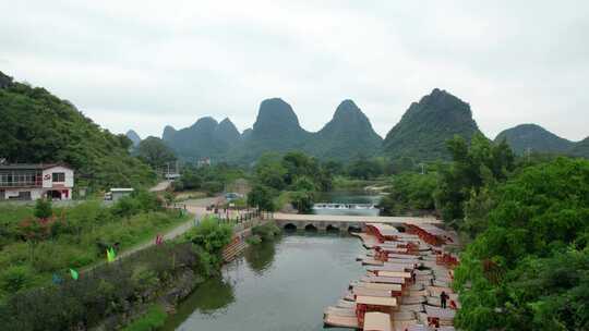 桂林阳朔县遇龙河风光，喀斯特峰林航拍