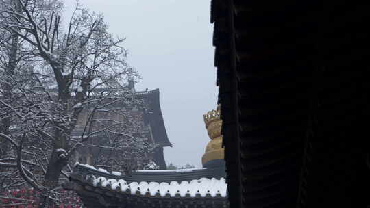 杭州径山寺中式古建筑寺庙雪景