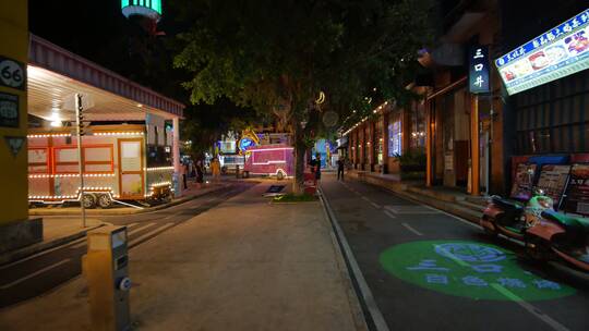 66号公路汽车文化主题步行街夜景视频素材模板下载