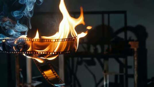 燃烧的电影胶片素材