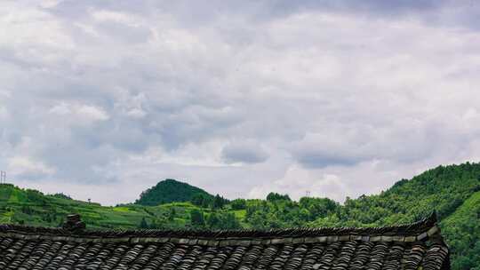 乡村瓦片屋顶