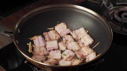 中华传统特色美食家常打卤面烹饪过程