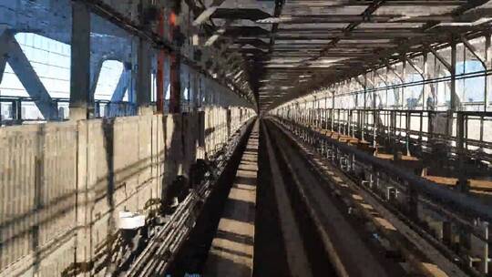 高速列车在铁轨上快速行驶视频素材模板下载
