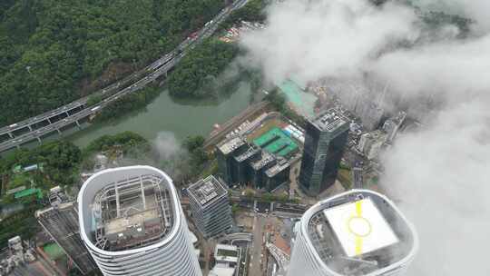 深圳龙岗区坂田星河双子塔平流雾云海