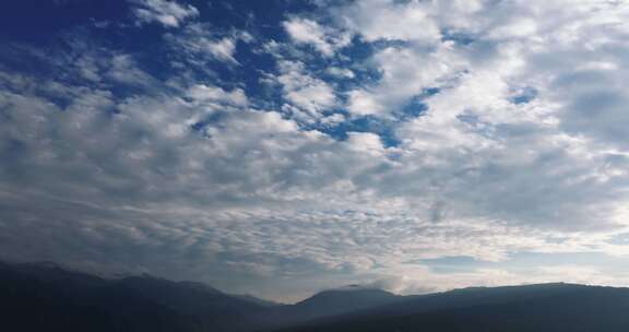 云南贵州拍自然风光大山山上高山云流