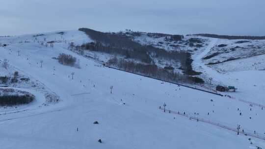 内蒙古牙克石凤凰山滑雪场视频素材模板下载