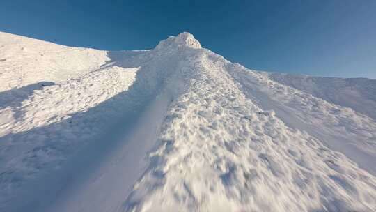 4k航拍fpv穿越雪山山脊线