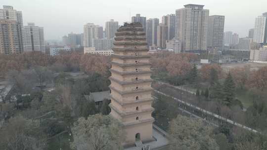 陕西西安景点航拍小雁塔大景标志建筑大气