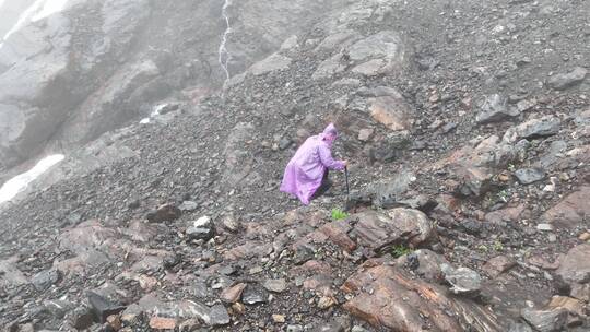 雨崩冰湖航拍