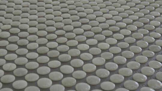 玉石片制作而成的床垫LOG视频素材