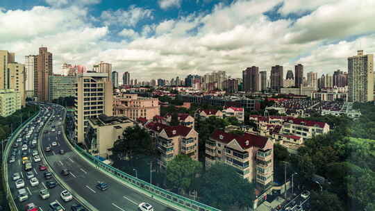 城市道路与建筑全景