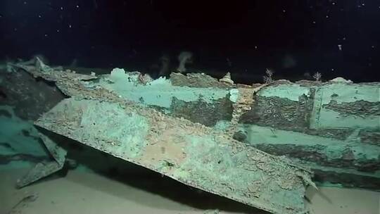 海底的破旧沉船视频素材模板下载