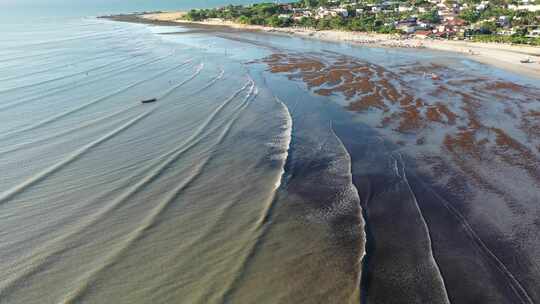 Jericoacoara Ceara巴西。风景优美的沙丘和绿松石雨水湖