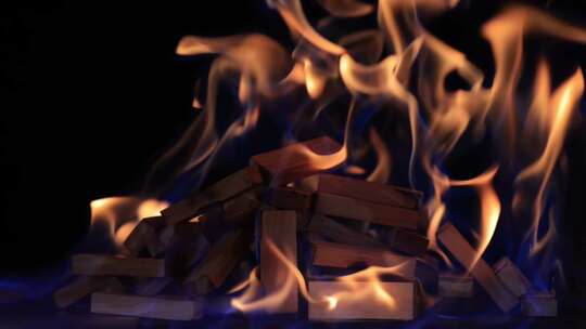 燃烧的方块木头视频素材模板下载