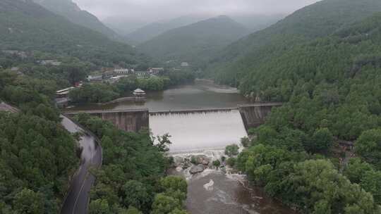 雨后泰山，悬崖飞瀑，高山流水，