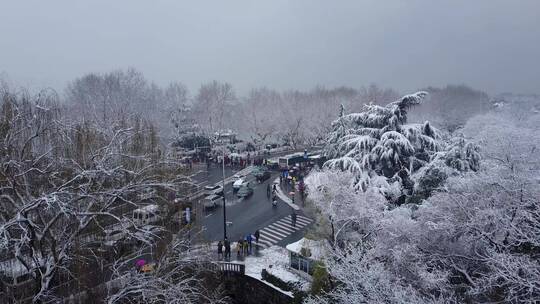 断桥 北山路 保俶塔 雪景 航拍 7