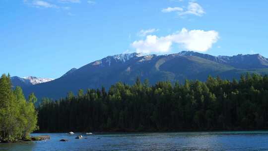 雪山森林湖泊美景河流延时湖光山色下的宁静