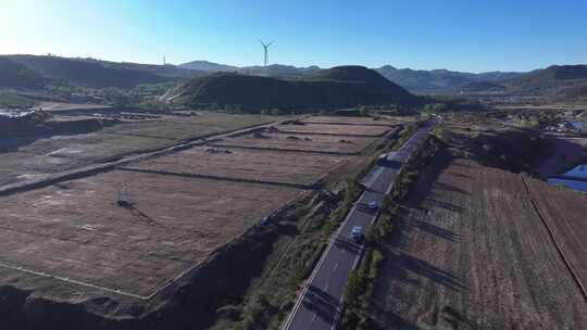 森林公路  航拍开车 航拍 山林驾驶汽车 4k