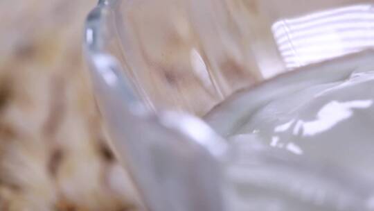 一碗浓稠酸奶视频素材模板下载