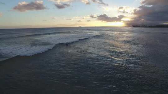 海边日落海浪浪花