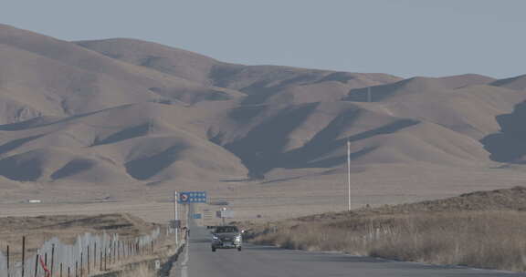 地拍青海湖高原山脉公路汽车行驶