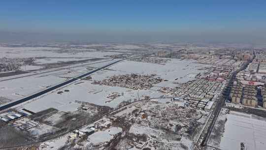冰天雪地下的县城和河流