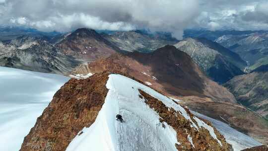 航拍四川甘孜沙鲁里山脉尼登贡嘎雪山