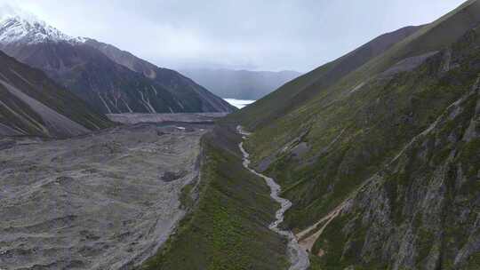 航拍四川川西高原雪山河谷牧场风光