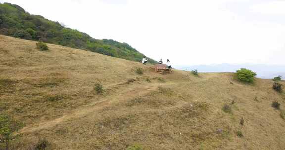 4K昆明谷堆山登山航拍05