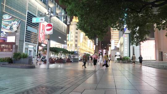 南京东路步行街夜景