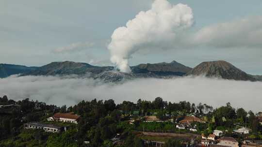 航拍Bromo火山云海