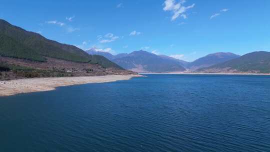 大凉山大桥水库自然湖泊水库