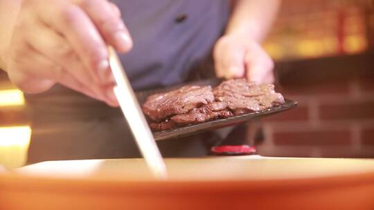 平底锅煎牛肉煎牛排