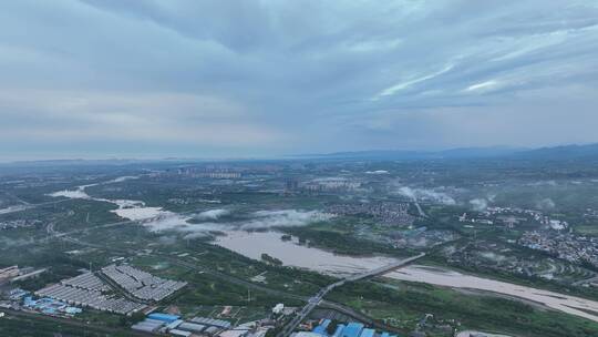 洛阳龙门山伊阙伊河雨后云海